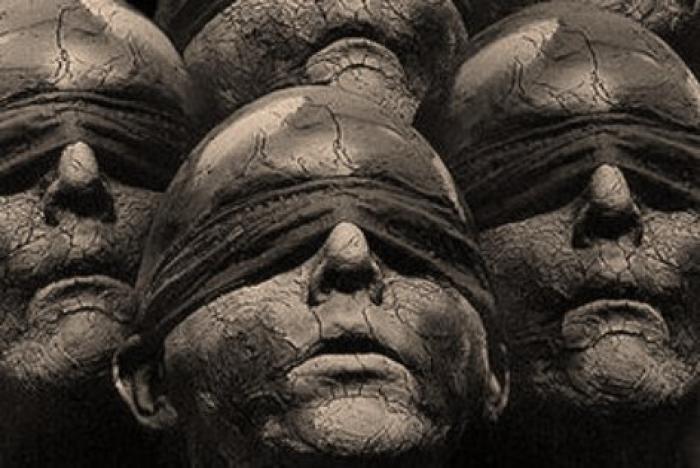 O pior analfabeto é o analfabeto político.