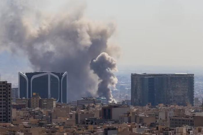 Gastando o rodo no Irã