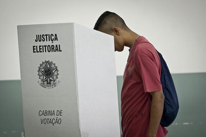 Por que os jovens brasileiros estão desistindo do título de eleitor?