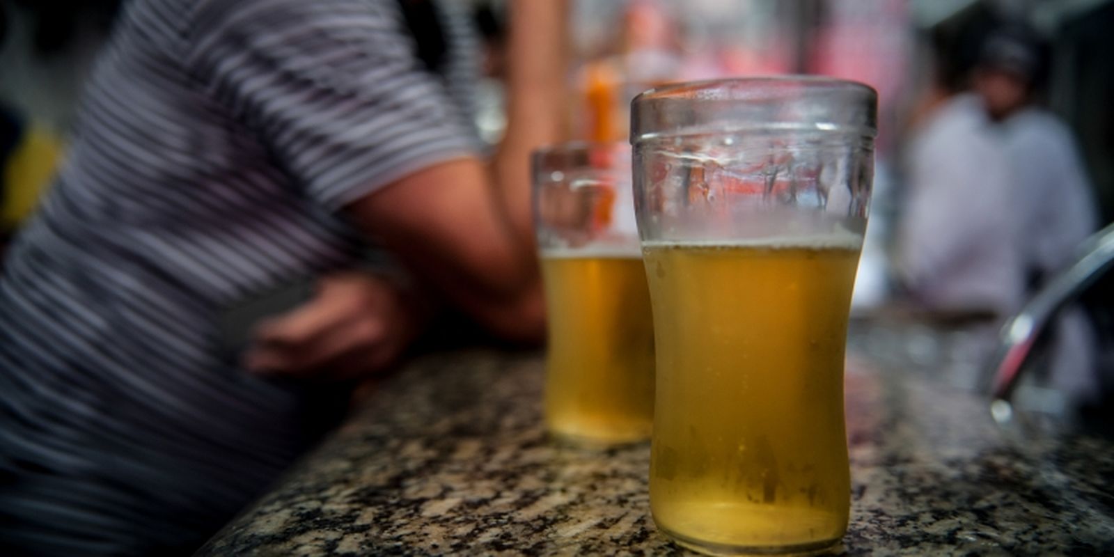 Álcool e cigarro podem causar cegueira, alertam especialistas