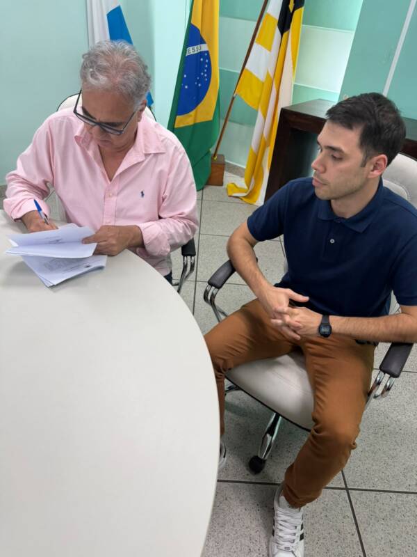 Câmara de Vereadores de Volta Redonda formaliza convocação e posse de mais dois servidores