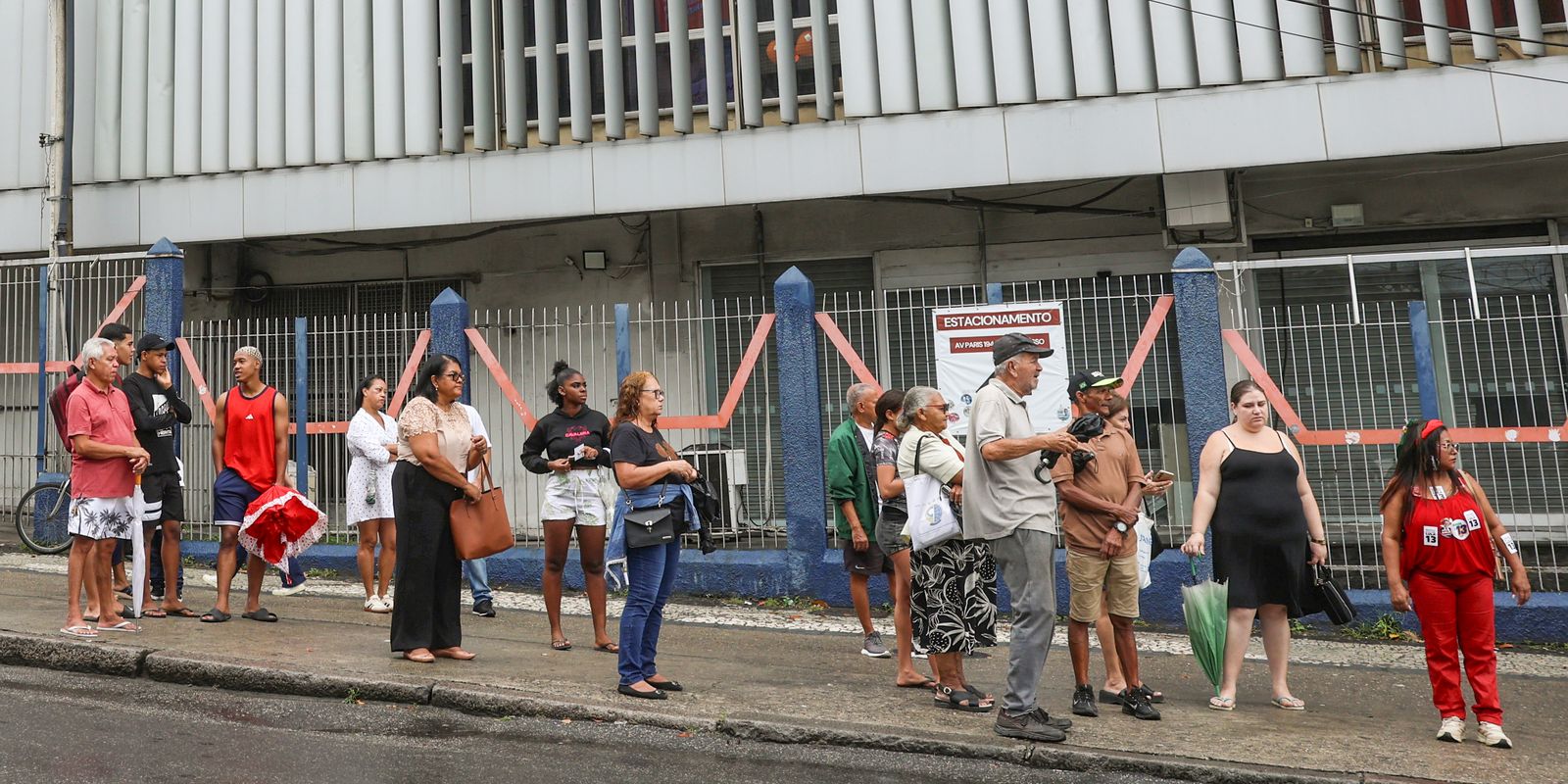 Centrais sindicais criticam falta de ônibus no dia da eleição