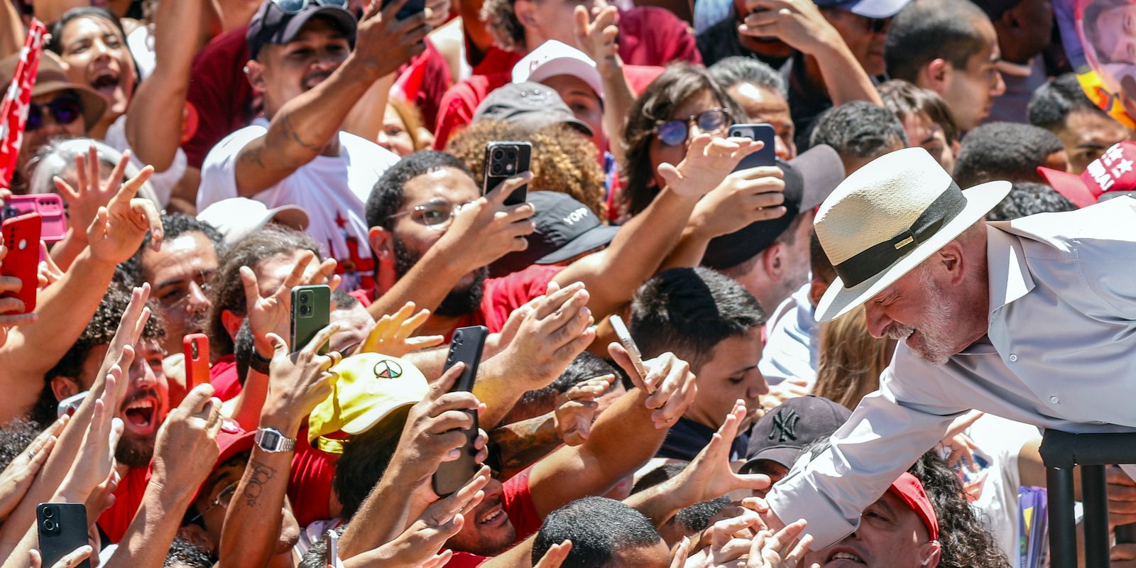 Presidente do TSE liga para Lula para parabenizar reeleição