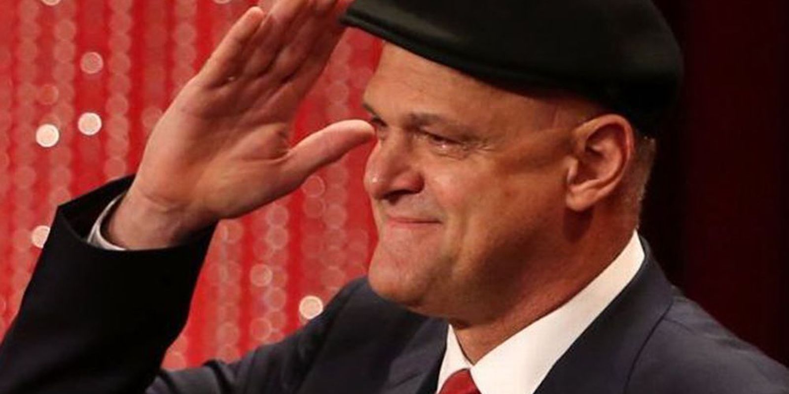 Família se despede de Oscar em cerimônia reservada de cremação