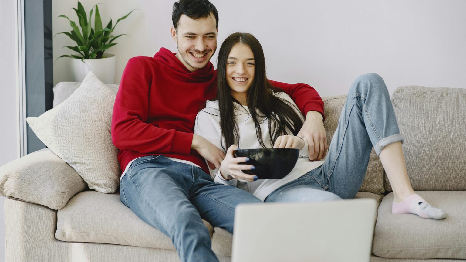 Como assistir a filmes com amigos online? Veja 4 serviços de watch party