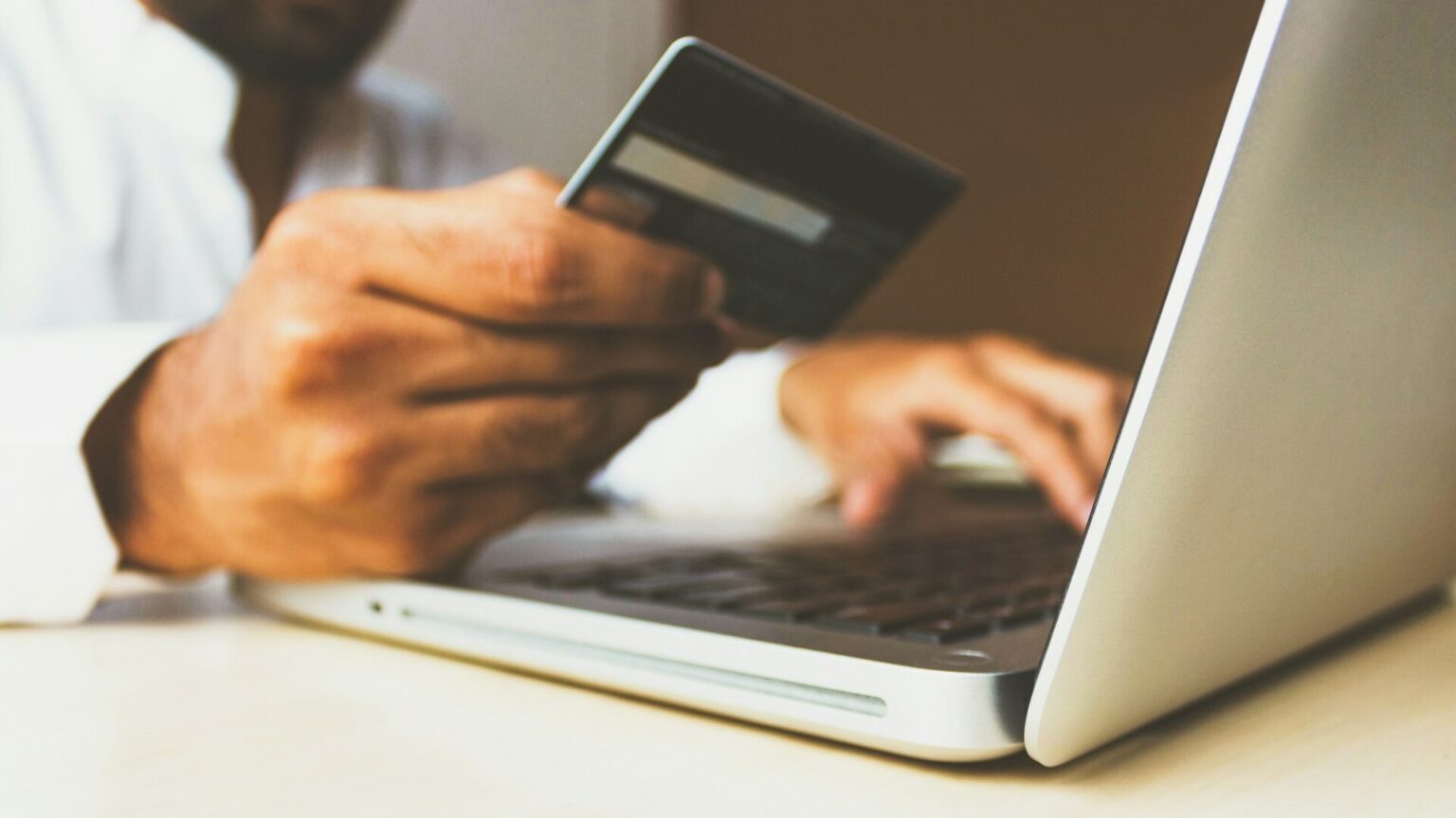 O que é e-commerce? Conheça as principais empresas de comércio eletrônico