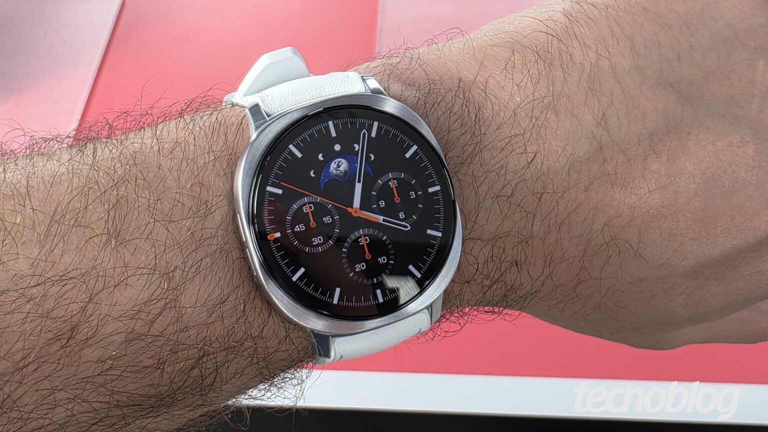 Galaxy Watch 8 (40 mm) atinge menor preço histórico em promoção no Mercado Livre
