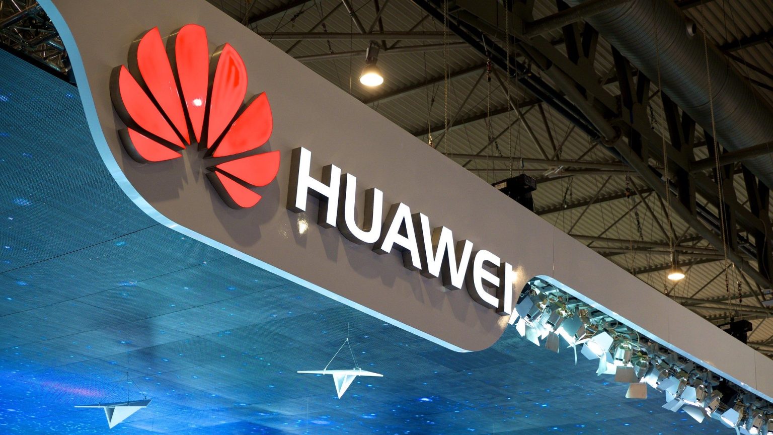 Huawei anuncia arquitetura de chips que desafia a Lei de Moore