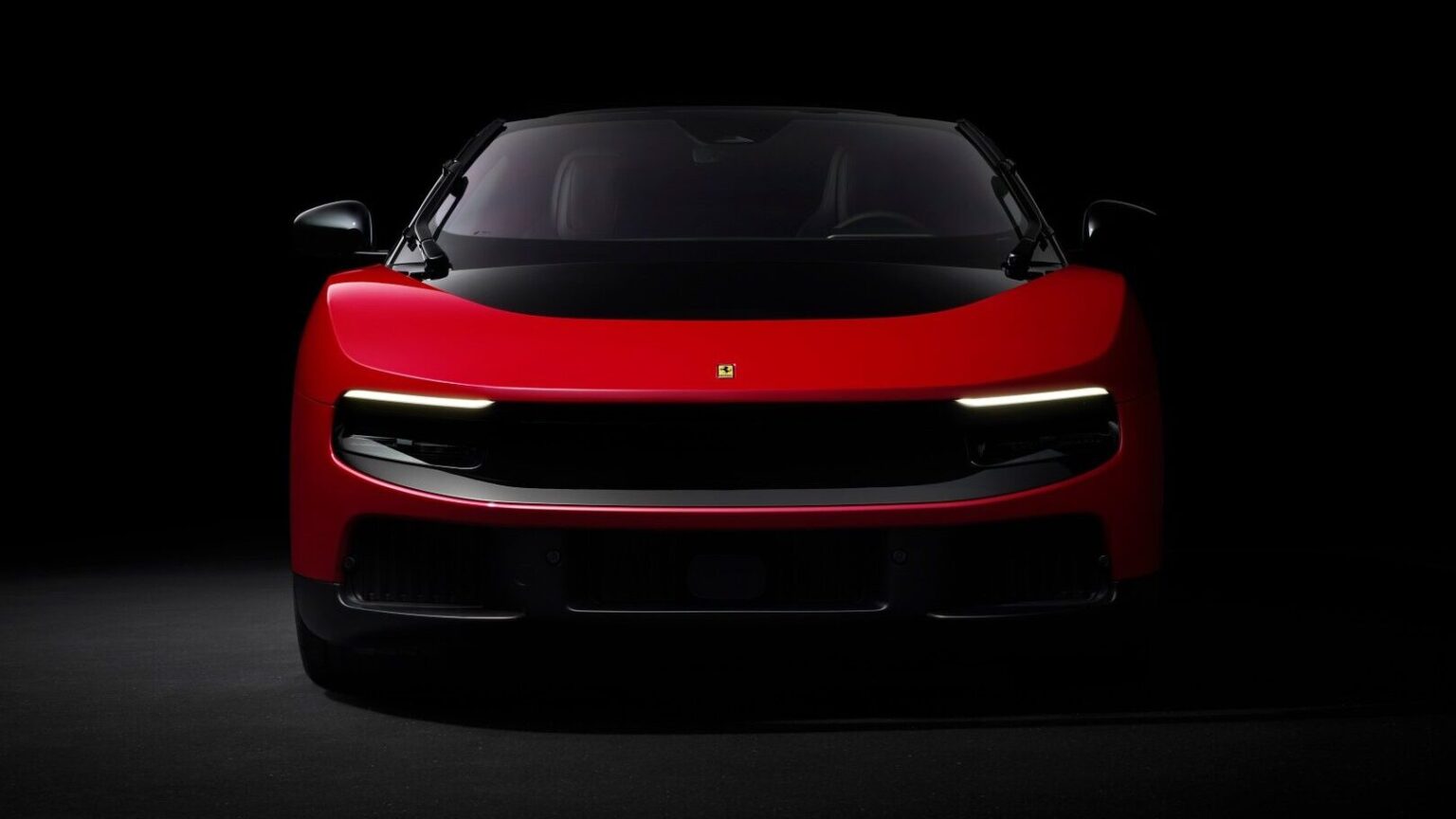Primeira Ferrari elétrica tem design de ex-chefe da Apple