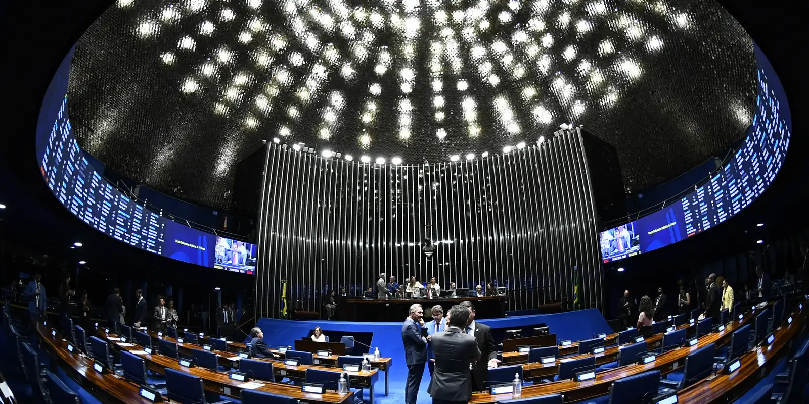 Senado aprova projeto de incentivo ao primeiro emprego para jovens