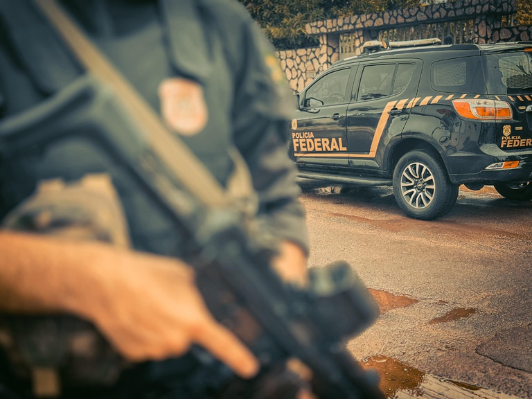Polícia Federal faz operação contra central falsa de banco