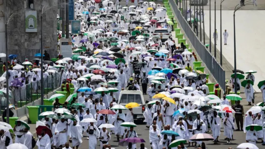 Peregrinação do Hajj se torna mais perigosa devido ao aquecimento global, alerta relatório.