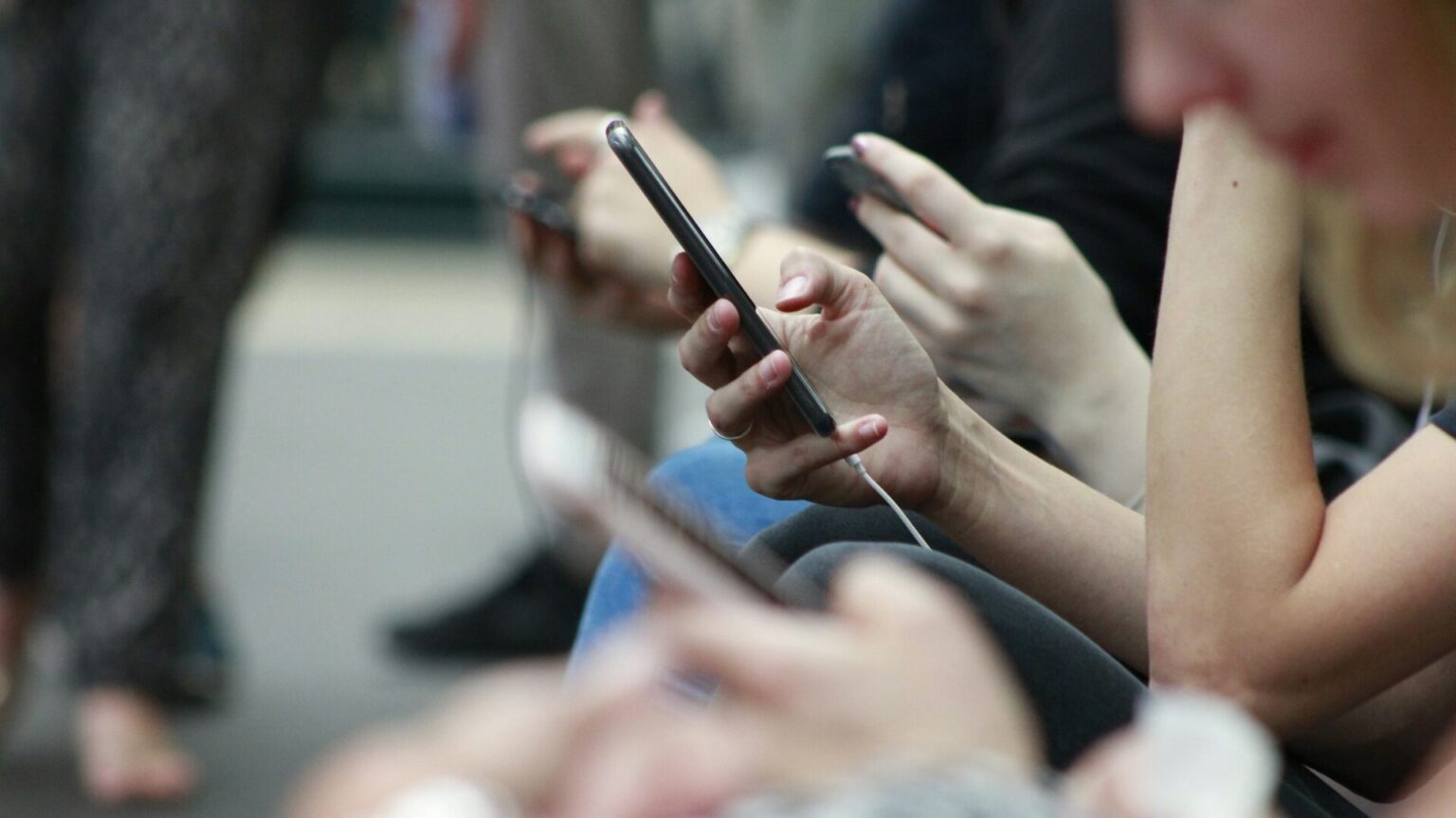 Austrália quer dobrar multa contra redes sociais que não barram crianças