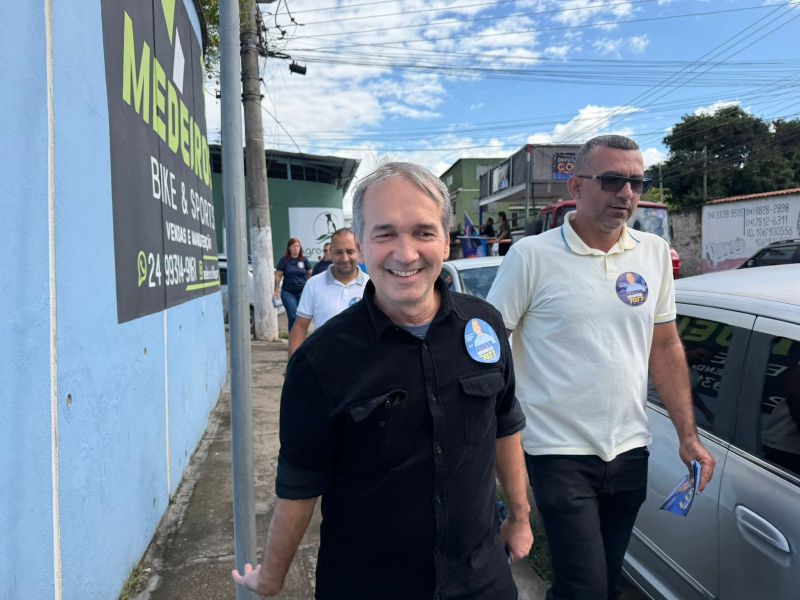 Coronel Henrique visita bairros de Volta Redonda e cita dados de segurança