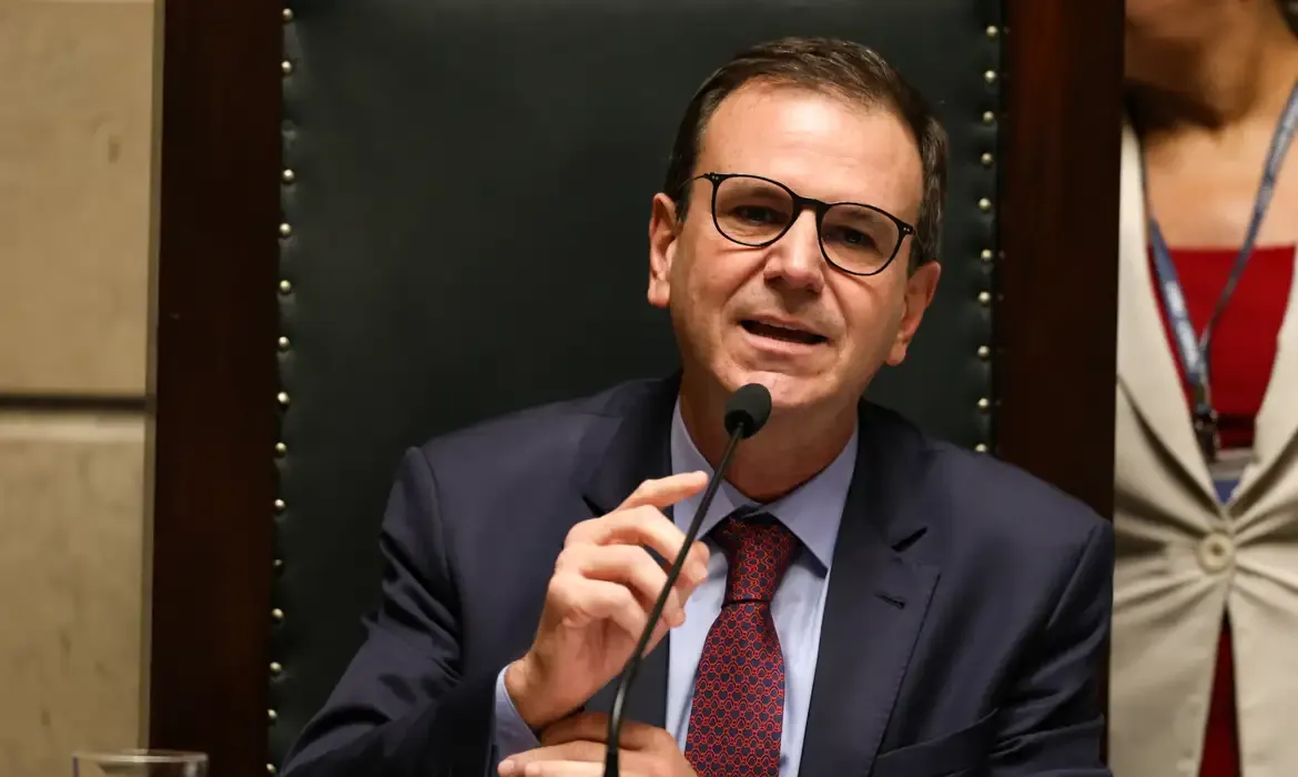 Eduardo Paes lidera disputa pelo Governo do Rio com 43,5%, aponta Paraná Pesquisas